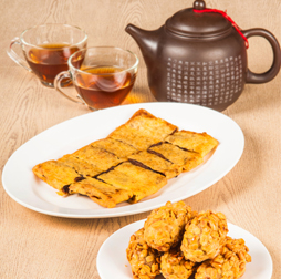 Chinese Jujube Pancake / Sesame Dumplings in Ginger Syrup