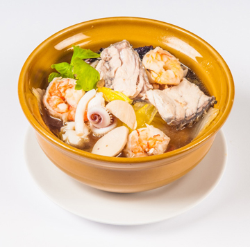 Seafood combination plain soup